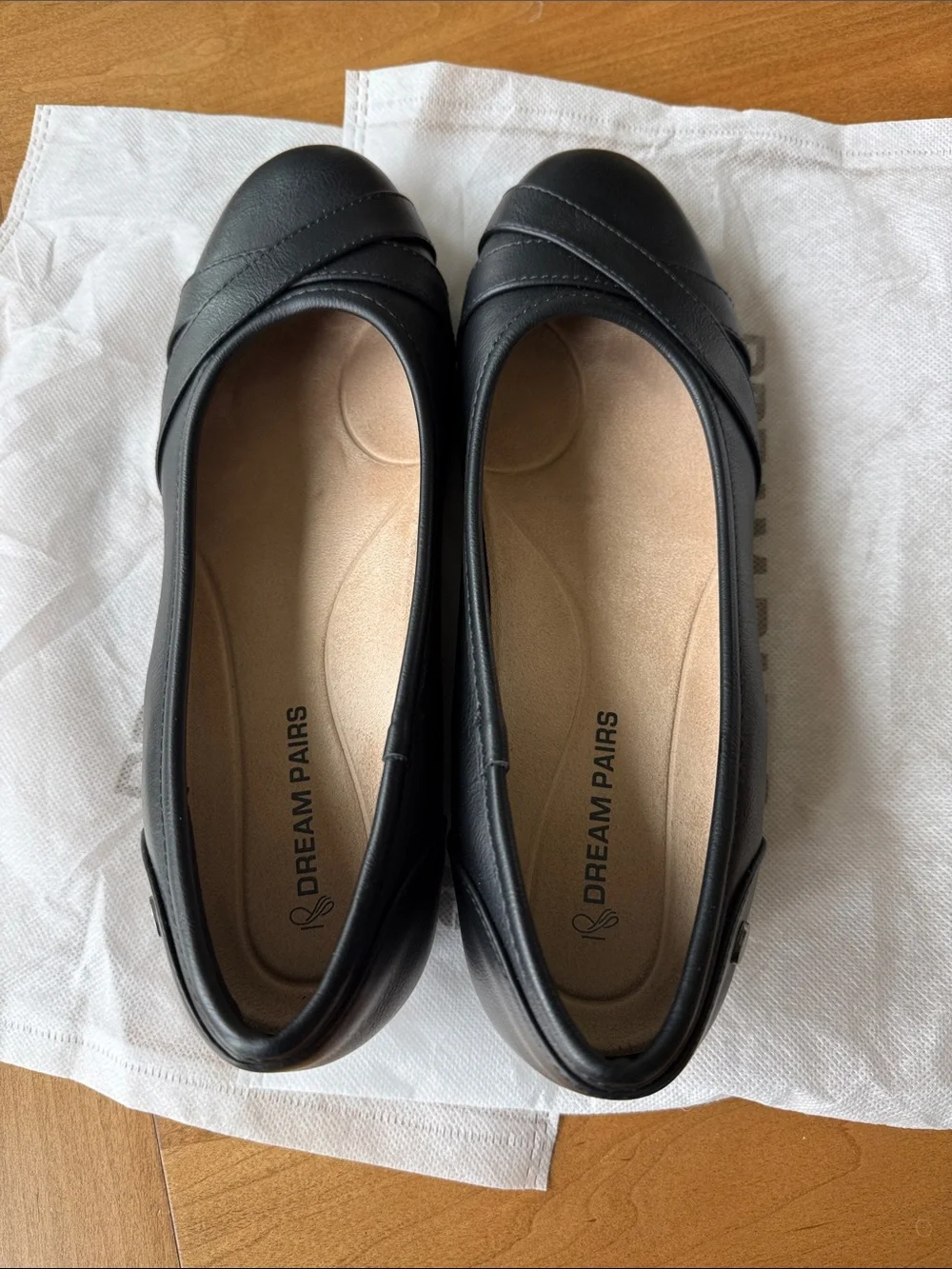 Dream Pairs Black Ballet-Style Comfort Flats Size 9 - only worn once